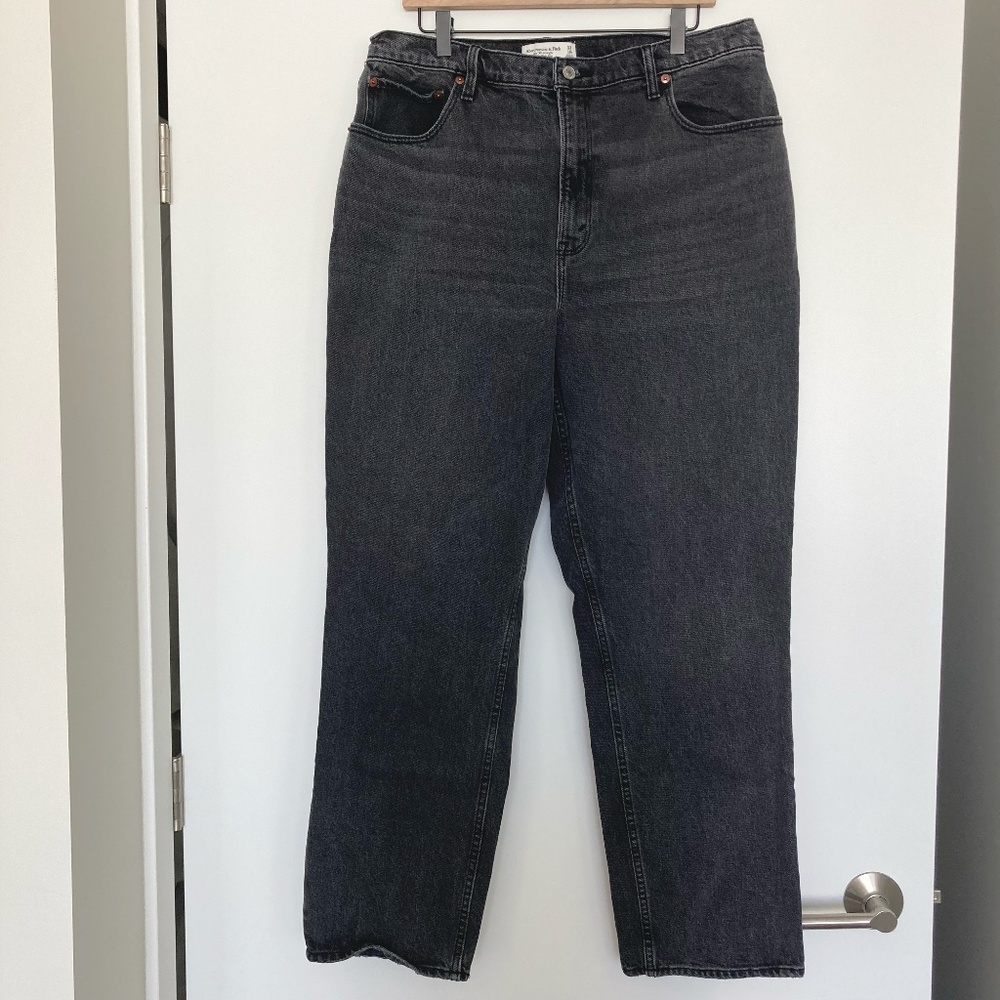 Abercrombie & Fitch Curve Love Ultra High Rise 90s Straight Jean